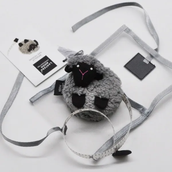 товар Рулетка Lantern Moon "Овечка" с сантиметровой и дюймовой шкалой, длина 150см, KnitPro, 350633 