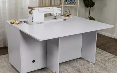 товар Стол раскладной EMBROIDERY CENTER с увеличенной платформой для вышивальных машин. Арт KLA.EC-W001 Австралия