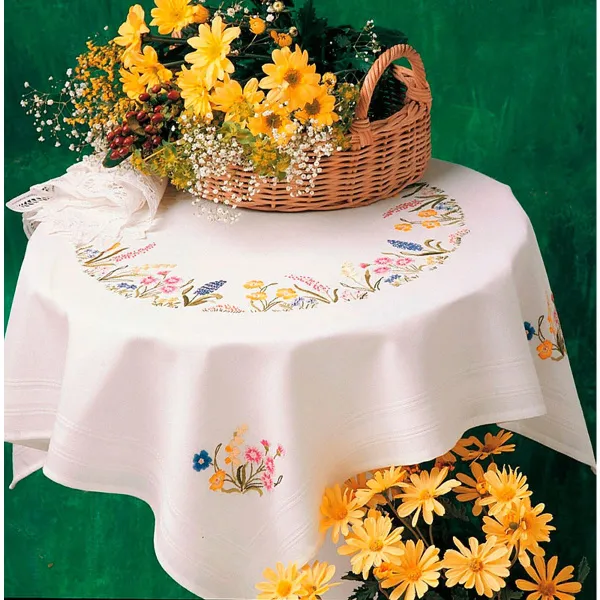 Набор для вышивания Anchor: скатерть "Spring Garland Tablecloth"  80*80см, MEZ Венгрия, ETW14 (Набор для вышивания Anchor: скатерть "Spring Garland Tablecloth"  80*80см, MEZ Венгрия, ETW14)