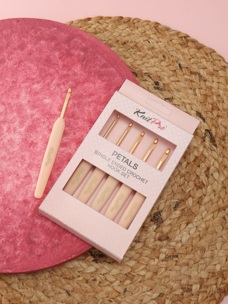 Набор крючков для вязания с эргономичной ручкой "Petals" /Лепестки/, 5 размеров, KnitPro, 30990